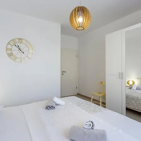 Apartment Schoene Nr1 Funtana