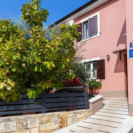 Schoene Nr1 Apartment Funtana