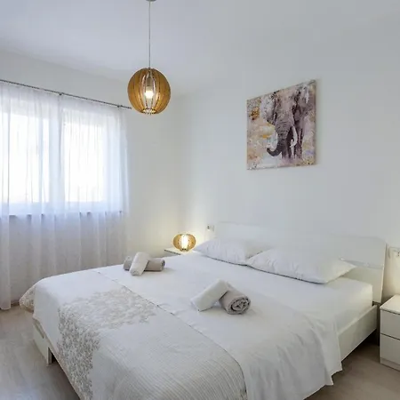 Schoene Nr1 Apartment Funtana