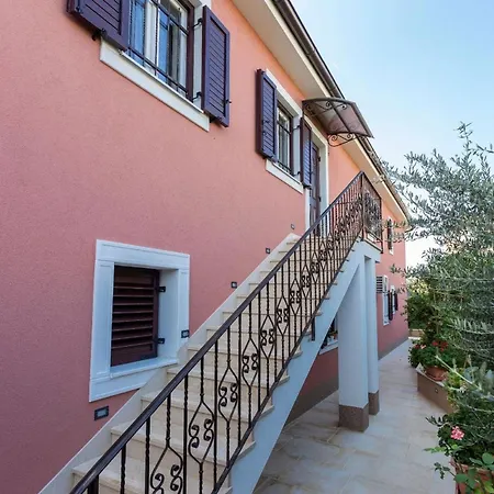 Schoene Nr1 Apartment Funtana