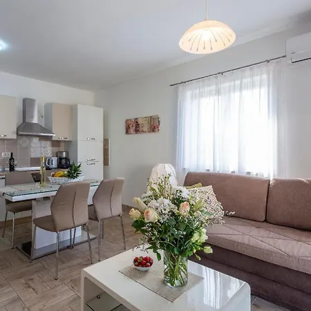 Schoene Nr1 Apartment Funtana